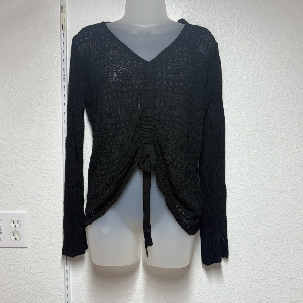 Chic Black Knit V-Neck Sweater 069